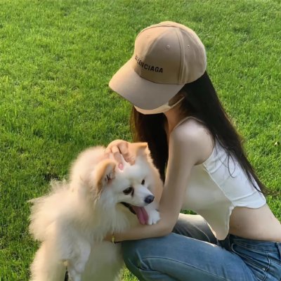 他在窥着你